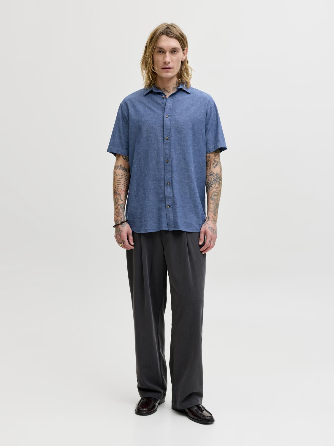 model_shot-front_full